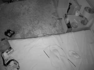 voyeurcam-julmodels-whitebed-5 live cam profile
