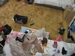 voyeurcam-julmodels-whitebed-5 webcam