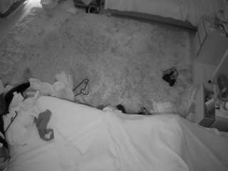 voyeurcam-julmodels-whitebed-5's CamSoda show and profile