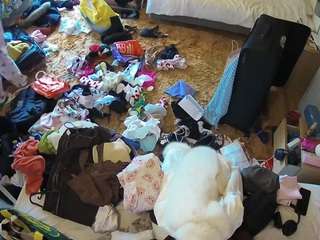 voyeurcam-julmodels-whitebed-5 live cam profile