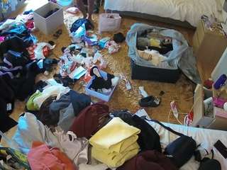 voyeurcam-julmodels-whitebed-5 webcam