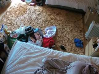 voyeurcam-julmodels-whitebed-5 webcam