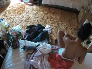 voyeurcam-julmodels-whitebed-5