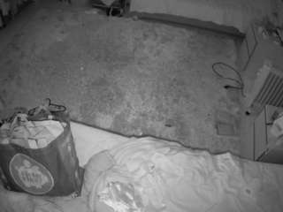 voyeurcam-julmodels-whitebed-5 live cam profile