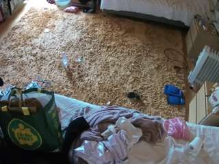 voyeurcam-julmodels-whitebed-5