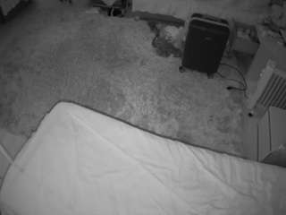 voyeurcam-julmodels-whitebed-5 live cam profile
