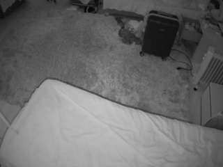 voyeurcam-julmodels-whitebed-5 live cam profile