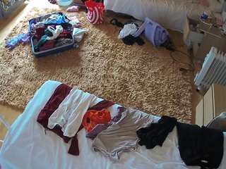 voyeurcam-julmodels-whitebed-5 live cam profile