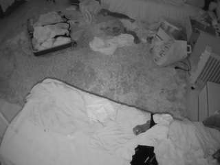 voyeurcam-julmodels-whitebed-5 live cam profile