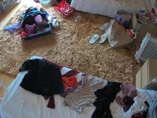 voyeurcam-julmodels-whitebed-5