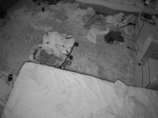 voyeurcam-julmodels-whitebed-5 webcam