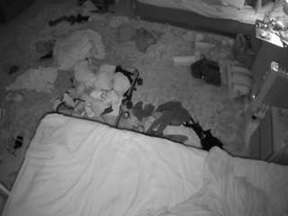 voyeurcam-julmodels-whitebed-5