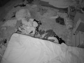 voyeurcam-julmodels-whitebed-5