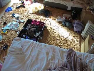 voyeurcam-julmodels-whitebed-5