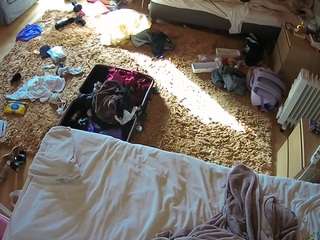 voyeurcam-julmodels-whitebed-5