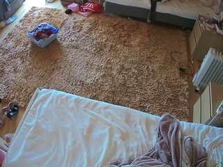 voyeurcam-julmodels-whitebed-5