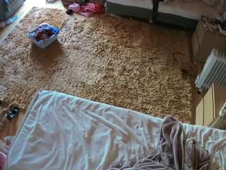 voyeurcam-julmodels-whitebed-5 webcam