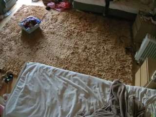 voyeurcam-julmodels-whitebed-5