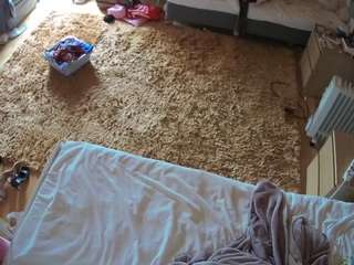 voyeurcam-julmodels-whitebed-5 webcam