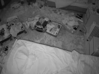 voyeurcam-julmodels-whitebed-5 webcam