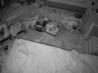 voyeurcam-julmodels-whitebed-5