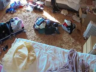 voyeurcam-julmodels-whitebed-5's CamSoda show and profile