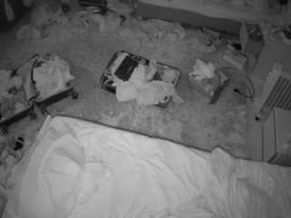 voyeurcam-julmodels-whitebed-5