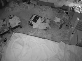 voyeurcam-julmodels-whitebed-5