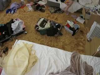 voyeurcam-julmodels-whitebed-5