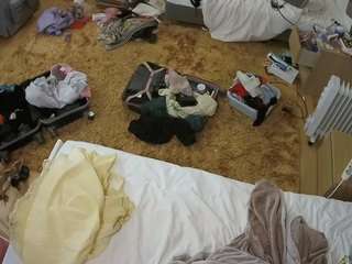 voyeurcam-julmodels-whitebed-5