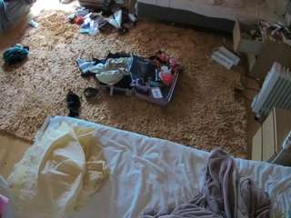 voyeurcam-julmodels-whitebed-5 webcam