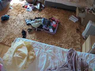 voyeurcam-julmodels-whitebed-5 webcam