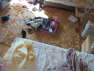 voyeurcam-julmodels-whitebed-5 webcam