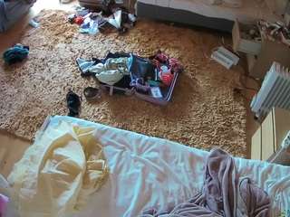 voyeurcam-julmodels-whitebed-5