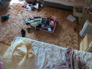 voyeurcam-julmodels-whitebed-5