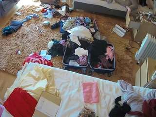 voyeurcam-julmodels-whitebed-5