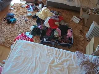 voyeurcam-julmodels-whitebed-5