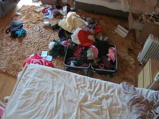 voyeurcam-julmodels-whitebed-5 webcam