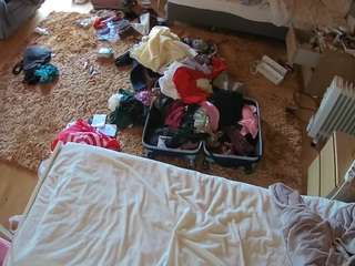 voyeurcam-julmodels-whitebed-5 webcam