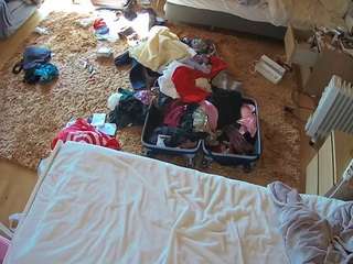 voyeurcam-julmodels-whitebed-5 webcam