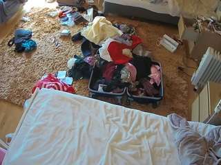 voyeurcam-julmodels-whitebed-5