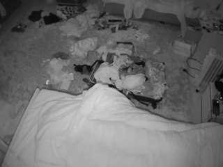 voyeurcam-julmodels-whitebed-5