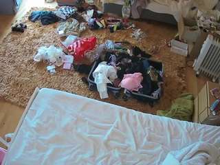 voyeurcam-julmodels-whitebed-5