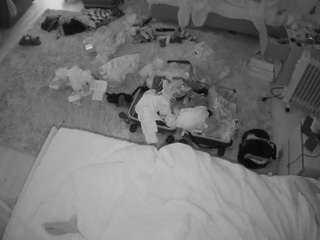 voyeurcam-julmodels-whitebed-5