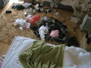 voyeurcam-julmodels-whitebed-5