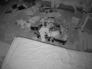 voyeurcam-julmodels-whitebed-5