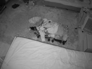 voyeurcam-julmodels-whitebed-5