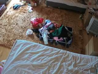 voyeurcam-julmodels-whitebed-5