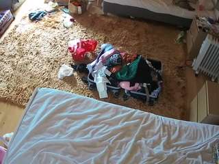 voyeurcam-julmodels-whitebed-5