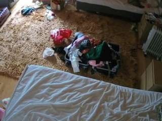 voyeurcam-julmodels-whitebed-5